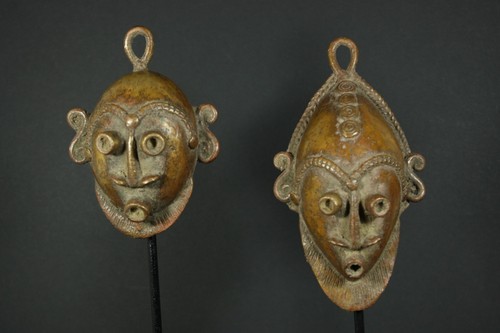 Zwei bronzen passmasken dan - zwei,