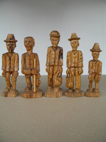 Geschnitzte holzfiguren - 5,