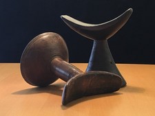 Zwei Afrikanische Kopfstützen